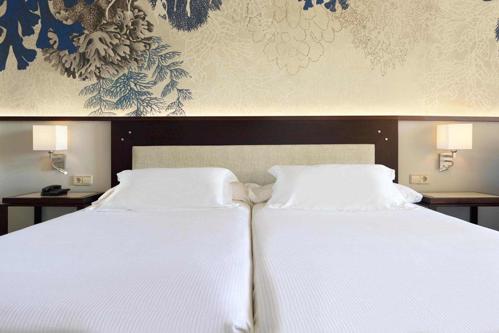 H10 Salauris Palace 4*